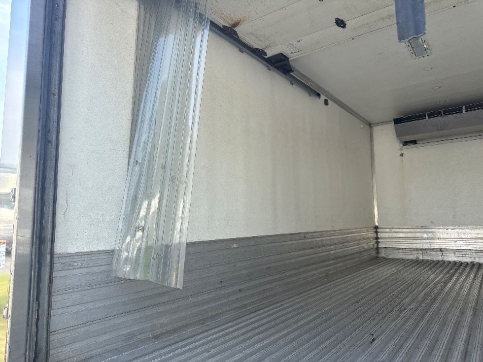 Refrigerated Truck-Light and Medium Duty Trucks-Isuzu-2019-NRR-Jessup-MD-164,157\n\t\tmiles-$ 43,250 - Image 10
