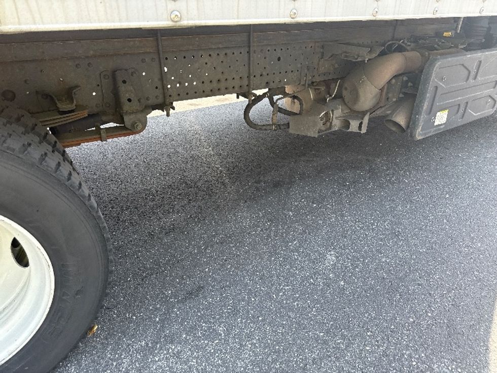 Refrigerated Truck-Light and Medium Duty Trucks-Isuzu-2019-NRR-Jessup-MD-164,157\n\t\tmiles-$ 43,250 - Image 13