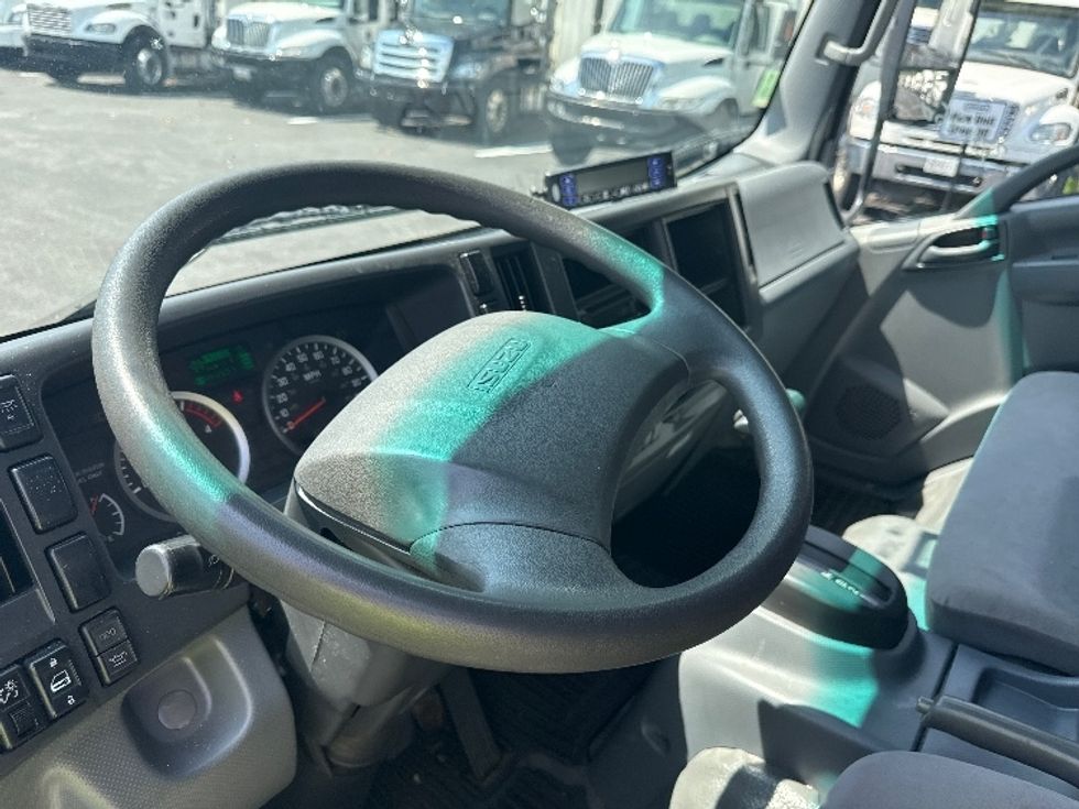 Refrigerated Truck-Light and Medium Duty Trucks-Isuzu-2019-NRR-Jessup-MD-164,157\n\t\tmiles-$ 43,250 - Image 16