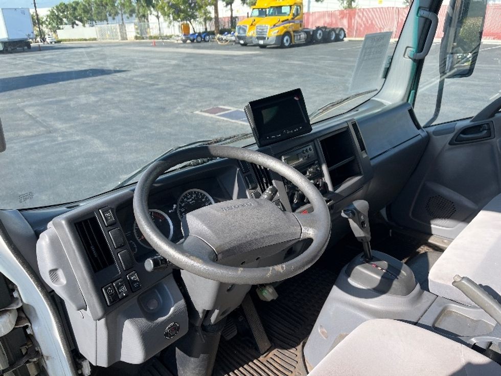 Refrigerated Truck-Light and Medium Duty Trucks-Isuzu-2019-NRR-La Mirada-CA-108,364\n\t\tmiles-$ 53,250 - Image 17