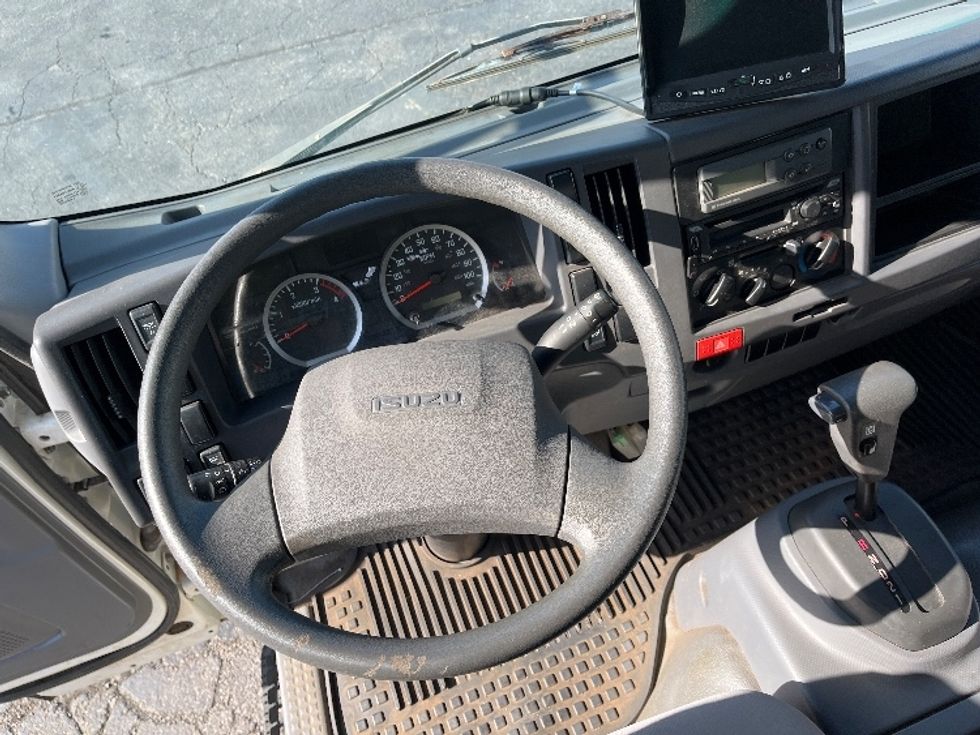 Refrigerated Truck-Light and Medium Duty Trucks-Isuzu-2019-NRR-La Mirada-CA-108,364\n\t\tmiles-$ 53,250 - Image 18