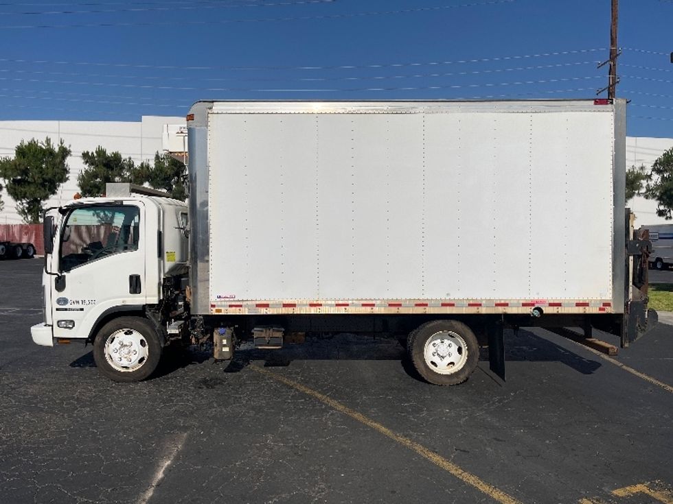 Refrigerated Truck-Light and Medium Duty Trucks-Isuzu-2019-NRR-La Mirada-CA-108,364\n\t\tmiles-$ 53,250 - Image 4