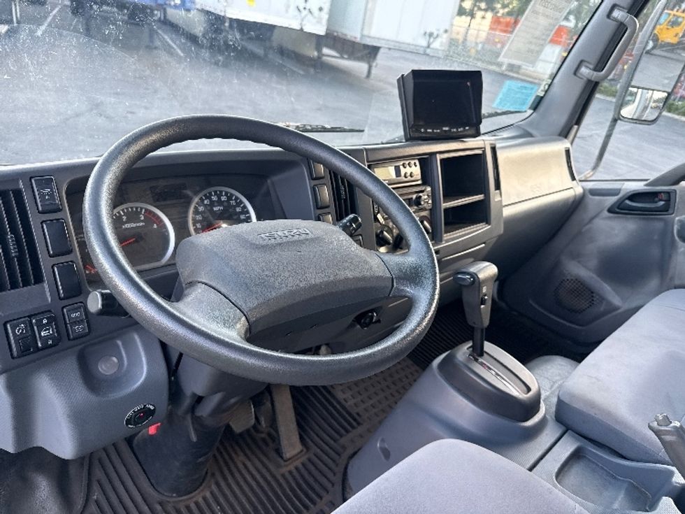 Refrigerated Truck-Light and Medium Duty Trucks-Isuzu-2019-NRR-La Mirada-CA-85,664\n\t\tmiles-$ 59,500 - Image 17
