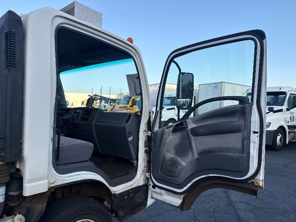 Refrigerated Truck-Light and Medium Duty Trucks-Isuzu-2019-NRR-La Mirada-CA-85,664\n\t\tmiles-$ 59,500 - Image 20