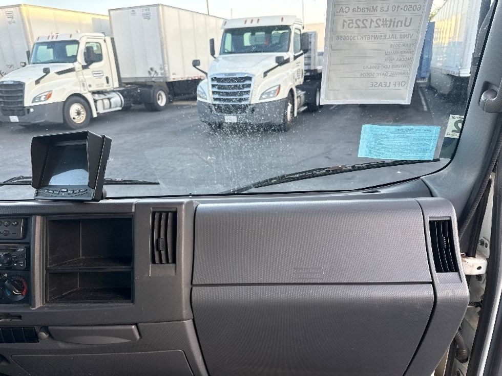 Refrigerated Truck-Light and Medium Duty Trucks-Isuzu-2019-NRR-La Mirada-CA-85,664\n\t\tmiles-$ 59,500 - Image 21