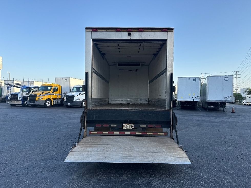 Refrigerated Truck-Light and Medium Duty Trucks-Isuzu-2019-NRR-La Mirada-CA-85,664\n\t\tmiles-$ 59,500 - Image 9