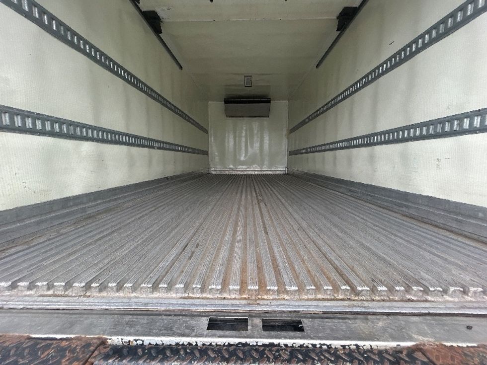 Refrigerated Truck-Light and Medium Duty Trucks-Isuzu-2019-NRR-Londonderry-NH-119,253\n\t\tmiles-$ 49,750 - Image 10