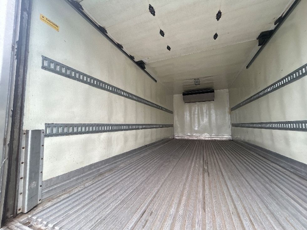 Refrigerated Truck-Light and Medium Duty Trucks-Isuzu-2019-NRR-Londonderry-NH-119,253\n\t\tmiles-$ 49,750 - Image 11