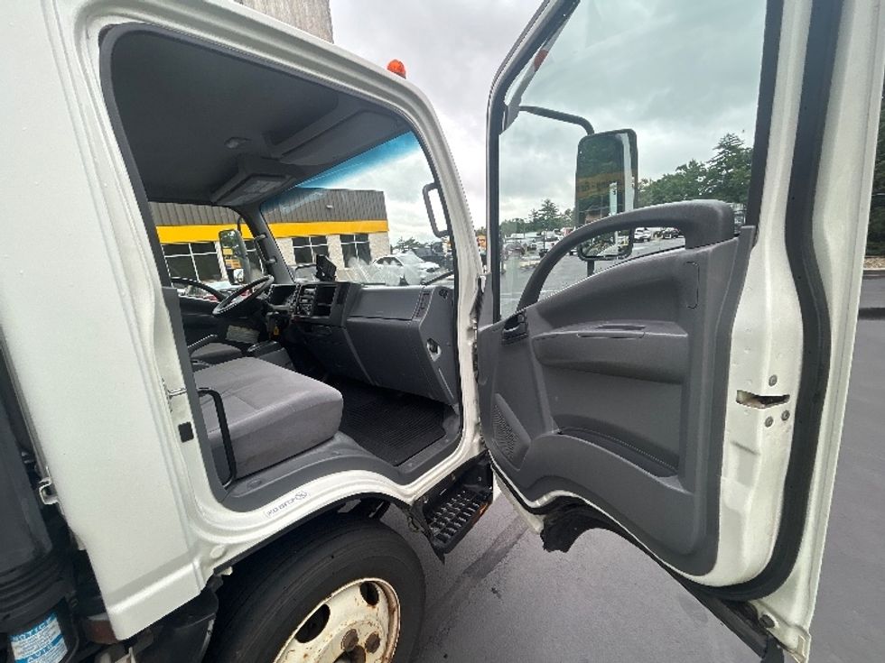 Refrigerated Truck-Light and Medium Duty Trucks-Isuzu-2019-NRR-Londonderry-NH-119,253\n\t\tmiles-$ 49,750 - Image 20