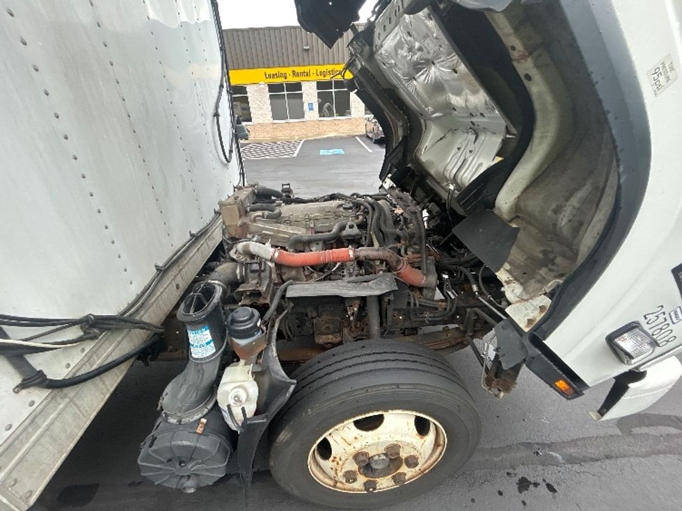 Refrigerated Truck-Light and Medium Duty Trucks-Isuzu-2019-NRR-Londonderry-NH-119,253\n\t\tmiles-$ 49,750 - Image 23
