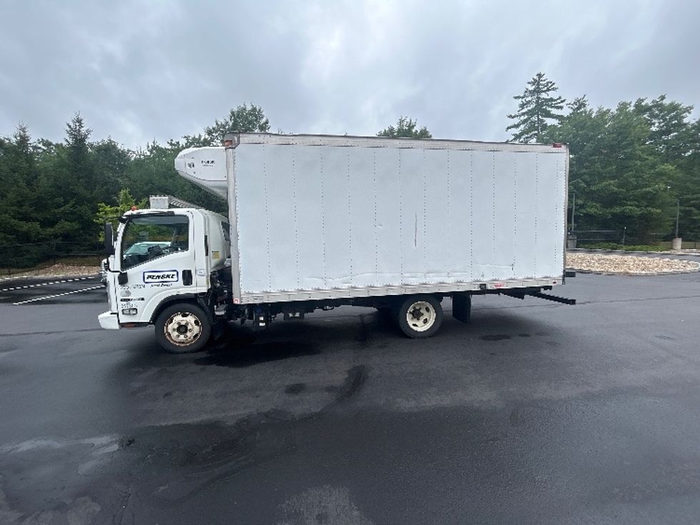 Refrigerated Truck-Light and Medium Duty Trucks-Isuzu-2019-NRR-Londonderry-NH-119,253\n\t\tmiles-$ 49,750 - Image 4