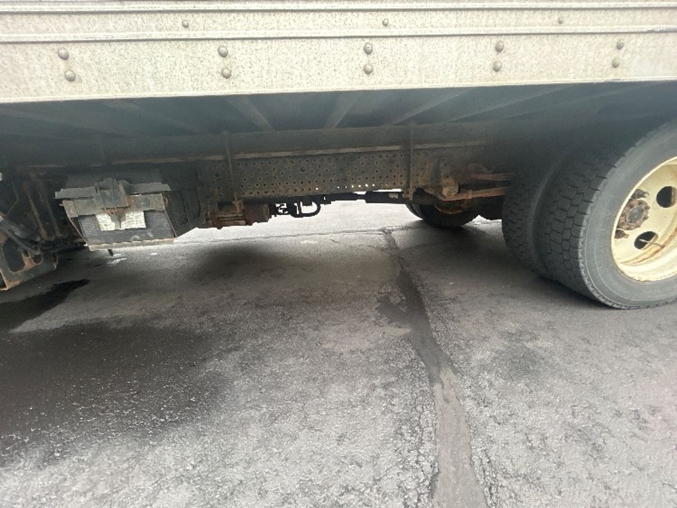 Refrigerated Truck-Light and Medium Duty Trucks-Isuzu-2019-NRR-Londonderry-NH-119,253\n\t\tmiles-$ 49,750 - Image 5