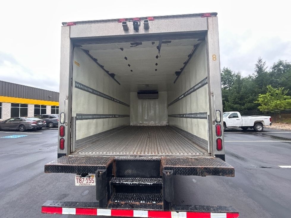 Refrigerated Truck-Light and Medium Duty Trucks-Isuzu-2019-NRR-Londonderry-NH-119,253\n\t\tmiles-$ 49,750 - Image 8