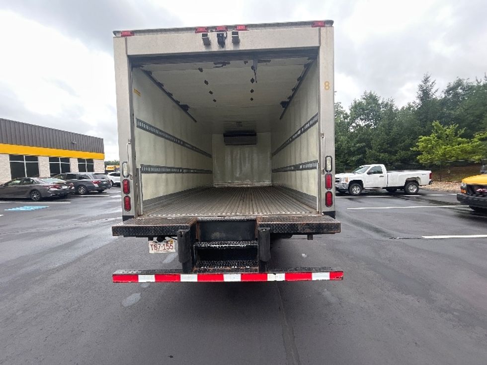 Refrigerated Truck-Light and Medium Duty Trucks-Isuzu-2019-NRR-Londonderry-NH-119,253\n\t\tmiles-$ 49,750 - Image 9