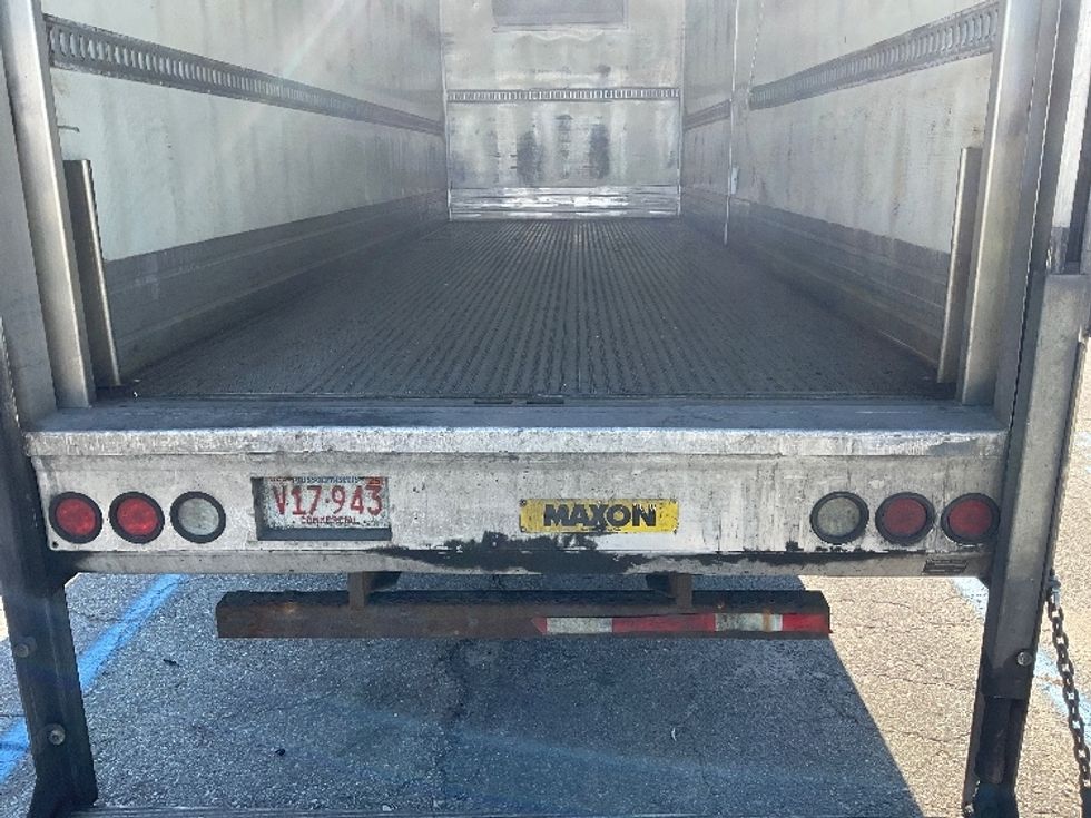 Refrigerated Truck-Light and Medium Duty Trucks-Isuzu-2019-NRR-Londonderry-NH-238,126\n\t\tmiles-$ 26,750 - Image 10