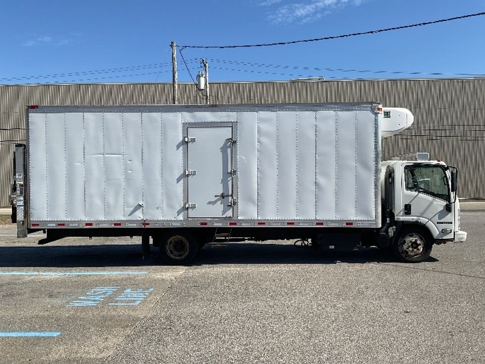 Refrigerated Truck-Light and Medium Duty Trucks-Isuzu-2019-NRR-Londonderry-NH-238,126\n\t\tmiles-$ 26,750 - Image 15