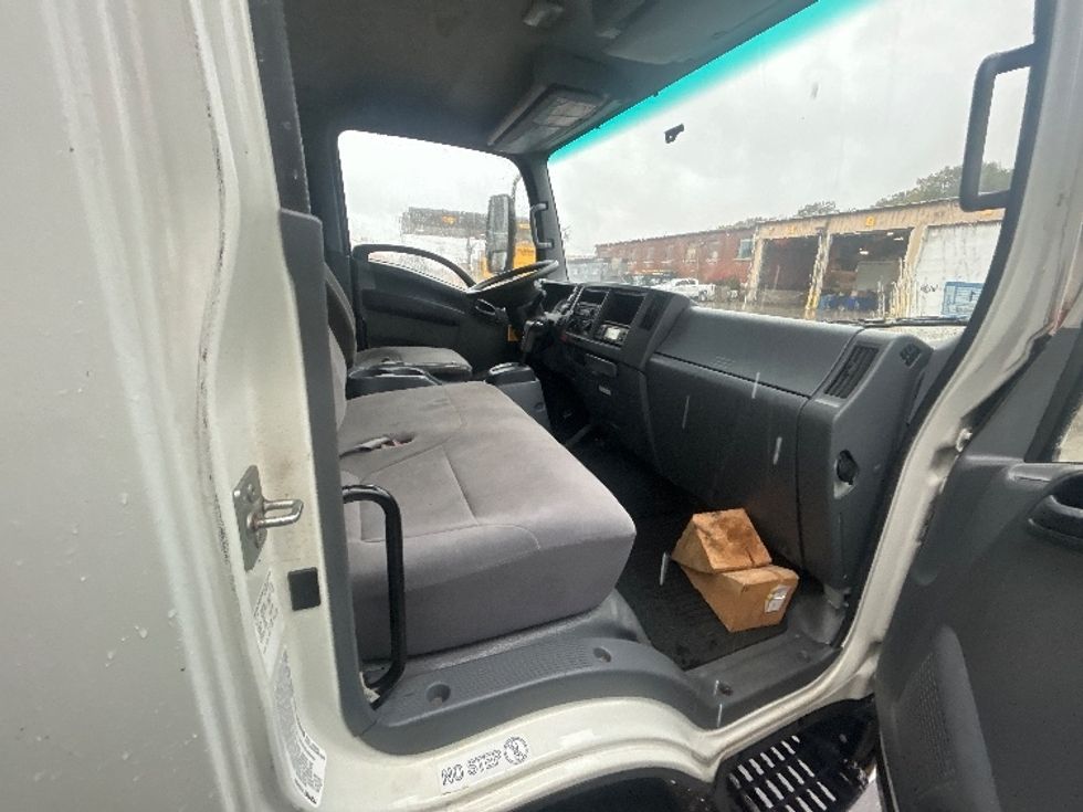 Refrigerated Truck-Light and Medium Duty Trucks-Isuzu-2019-NRR-Londonderry-NH-238,126\n\t\tmiles-$ 26,750 - Image 20