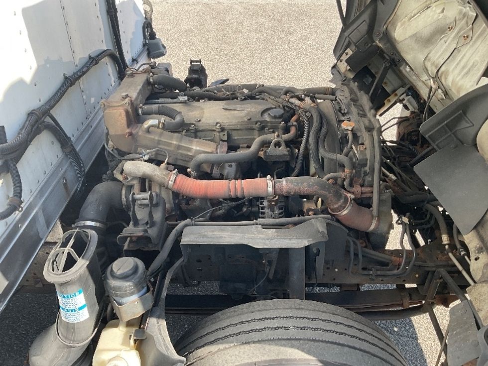 Refrigerated Truck-Light and Medium Duty Trucks-Isuzu-2019-NRR-Londonderry-NH-238,126\n\t\tmiles-$ 26,750 - Image 23