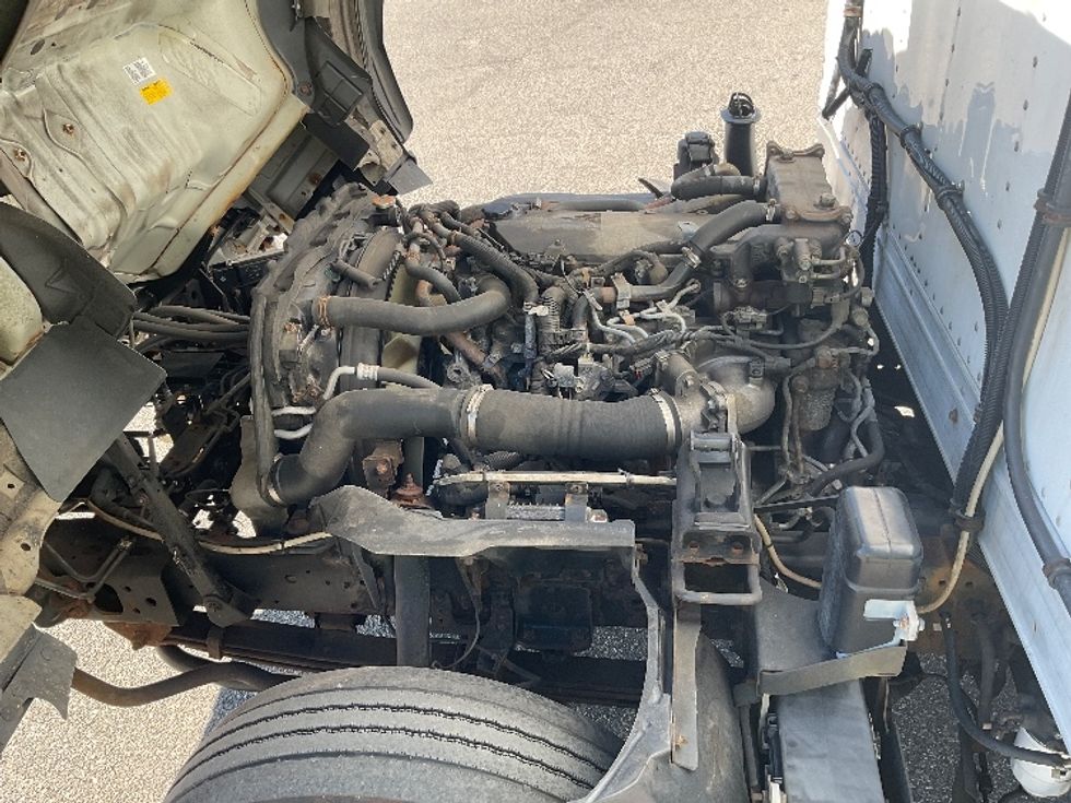 Refrigerated Truck-Light and Medium Duty Trucks-Isuzu-2019-NRR-Londonderry-NH-238,126\n\t\tmiles-$ 26,750 - Image 24