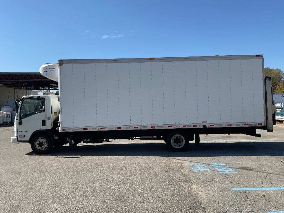 Refrigerated Truck-Light and Medium Duty Trucks-Isuzu-2019-NRR-Londonderry-NH-238,126\n\t\tmiles-$ 26,750 - Image 4