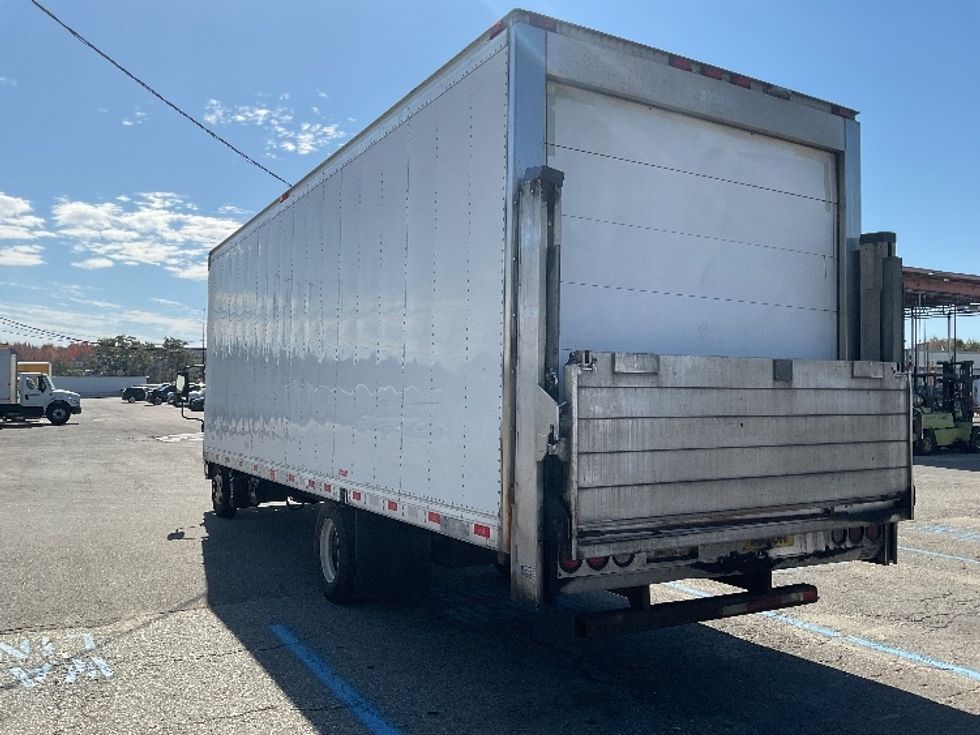 Refrigerated Truck-Light and Medium Duty Trucks-Isuzu-2019-NRR-Londonderry-NH-238,126\n\t\tmiles-$ 26,750 - Image 6