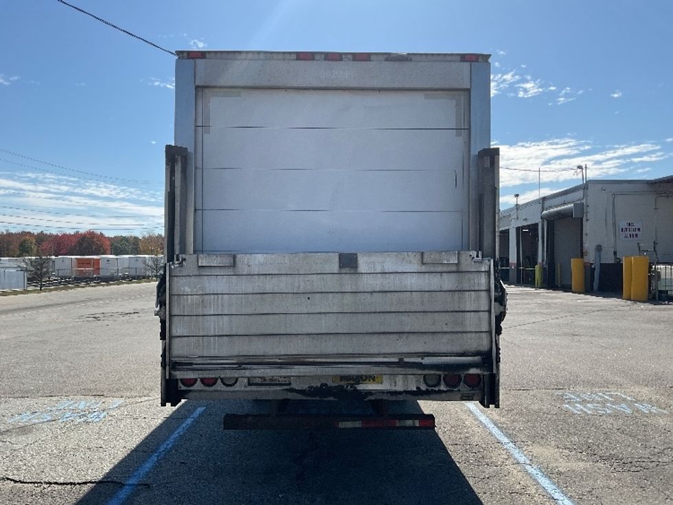 Refrigerated Truck-Light and Medium Duty Trucks-Isuzu-2019-NRR-Londonderry-NH-238,126\n\t\tmiles-$ 26,750 - Image 7