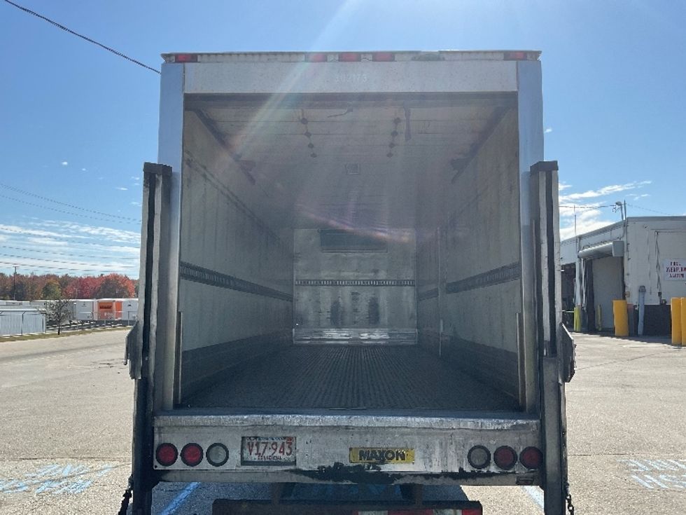 Refrigerated Truck-Light and Medium Duty Trucks-Isuzu-2019-NRR-Londonderry-NH-238,126\n\t\tmiles-$ 26,750 - Image 8