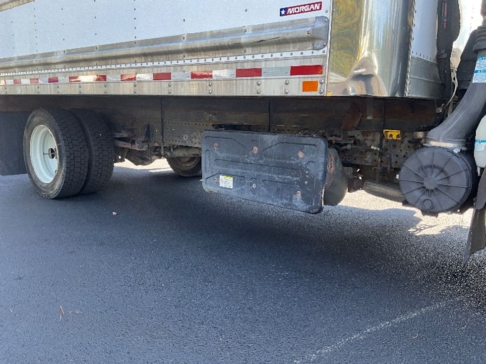 Refrigerated Truck-Light and Medium Duty Trucks-Isuzu-2019-NRR-Mebane-NC-157,160\n\t\tmiles-$ 48,250 - Image 14