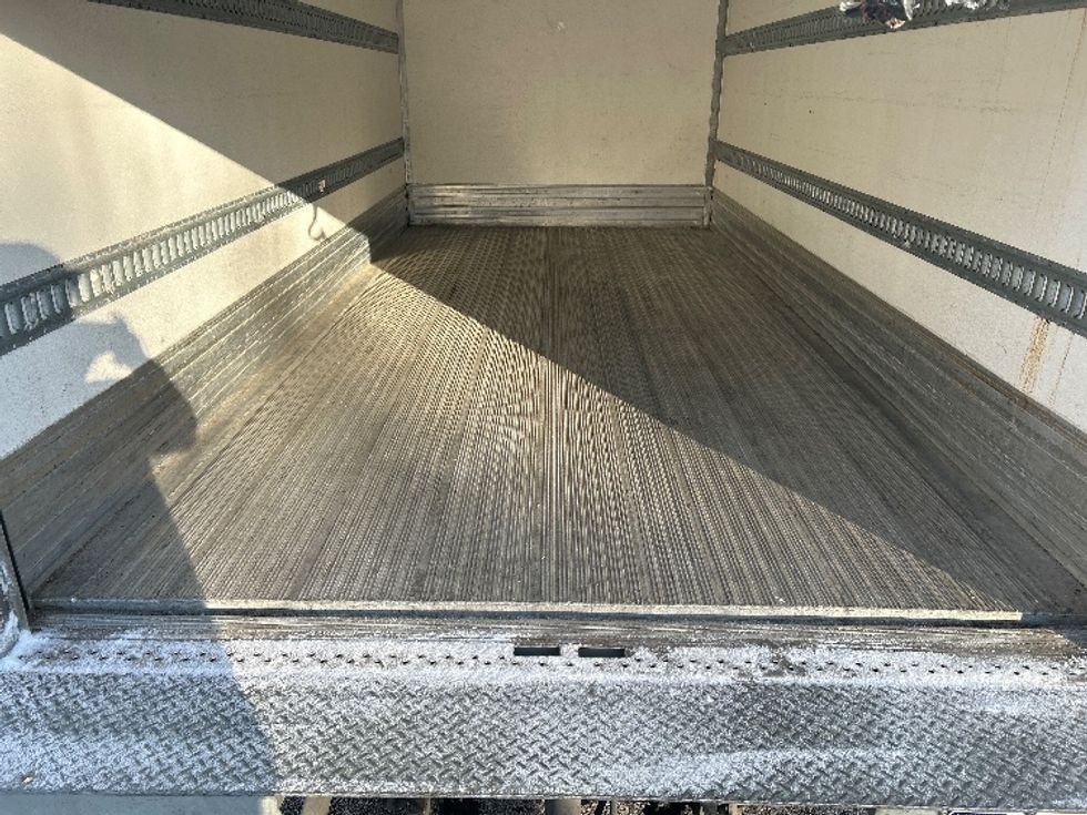 Refrigerated Truck-Light and Medium Duty Trucks-Isuzu-2019-NRR-Oakwood Village-OH-89,381\n\t\tmiles-$ 56,250 - Image 10