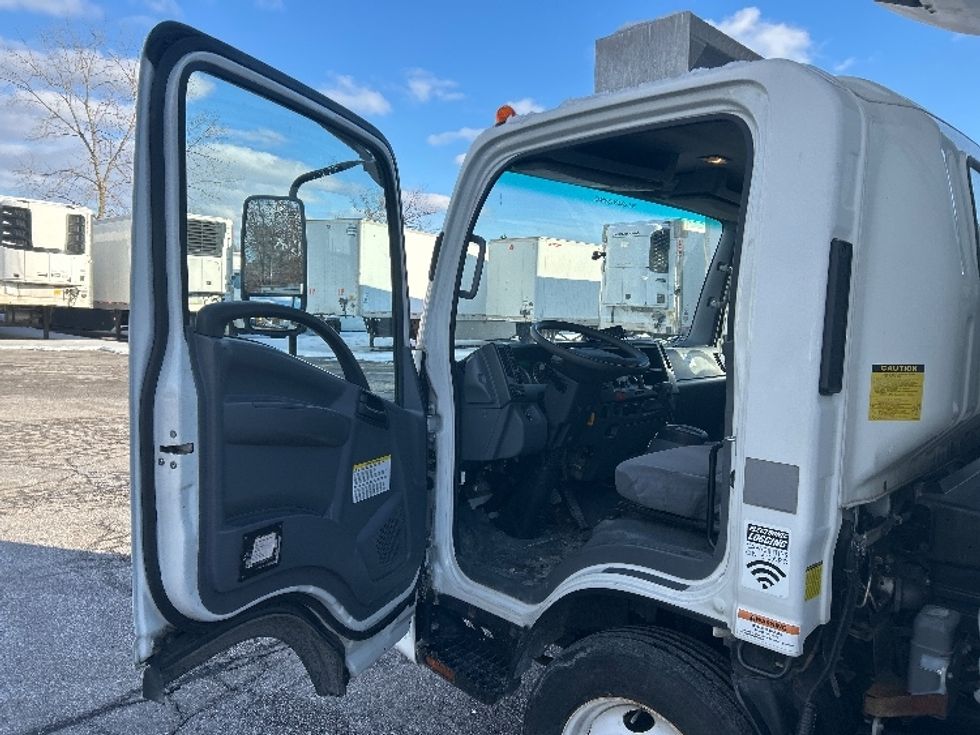 Refrigerated Truck-Light and Medium Duty Trucks-Isuzu-2019-NRR-Oakwood Village-OH-89,381\n\t\tmiles-$ 56,250 - Image 11