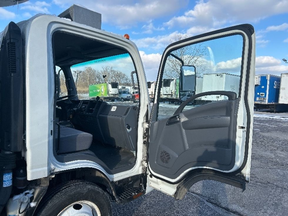 Refrigerated Truck-Light and Medium Duty Trucks-Isuzu-2019-NRR-Oakwood Village-OH-89,381\n\t\tmiles-$ 56,250 - Image 15