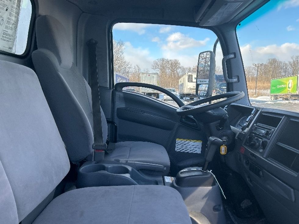 Refrigerated Truck-Light and Medium Duty Trucks-Isuzu-2019-NRR-Oakwood Village-OH-89,381\n\t\tmiles-$ 56,250 - Image 17