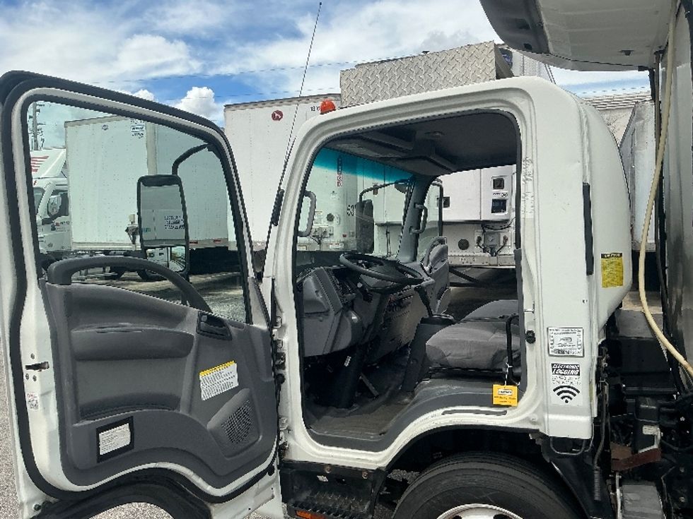 Refrigerated Truck-Light and Medium Duty Trucks-Isuzu-2019-NRR-Orlando-FL-144,546\n\t\tmiles-$ 48,750 - Image 16