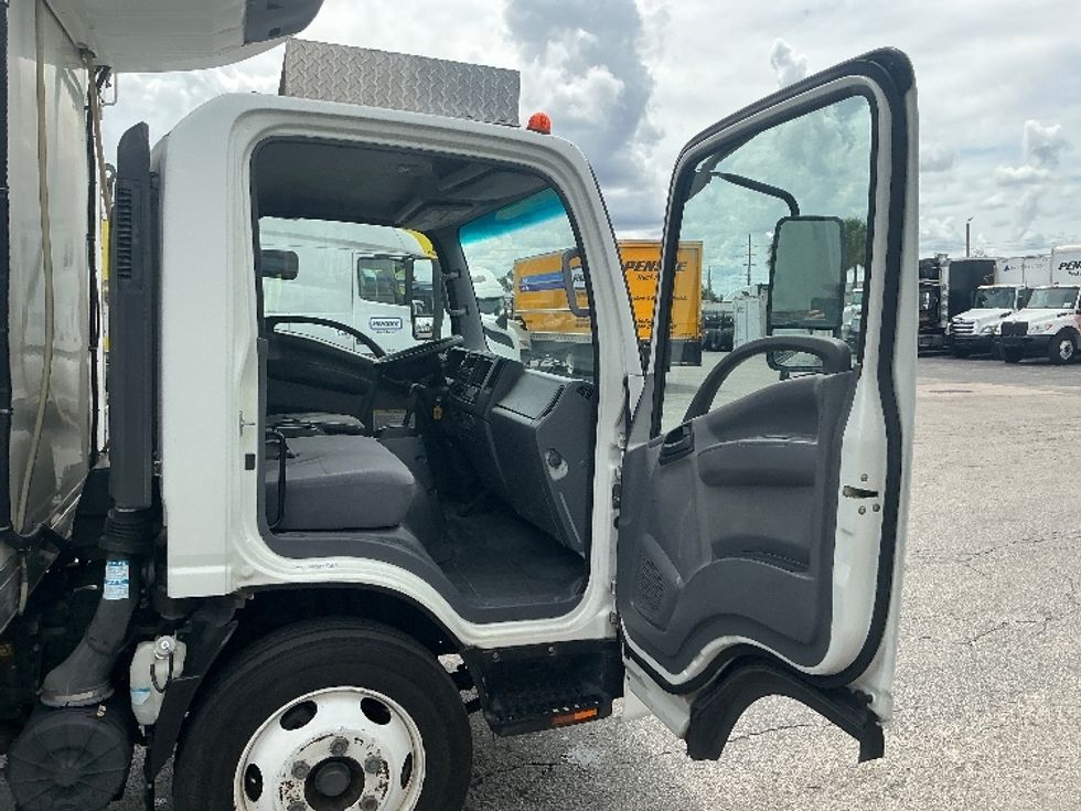 Refrigerated Truck-Light and Medium Duty Trucks-Isuzu-2019-NRR-Orlando-FL-144,546\n\t\tmiles-$ 48,750 - Image 20