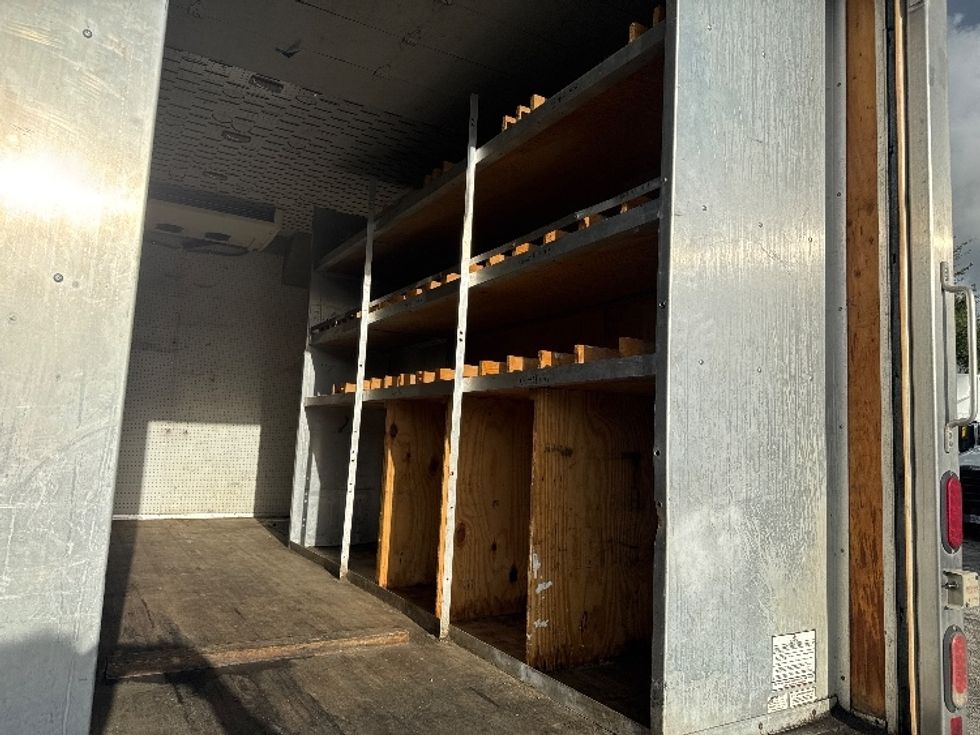 Refrigerated Truck-Light and Medium Duty Trucks-Isuzu-2019-NRR-Pompano Beach-FL-200,205\n\t\tmiles-$ 34,500 - Image 12