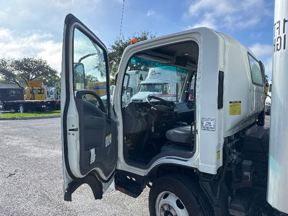 Refrigerated Truck-Light and Medium Duty Trucks-Isuzu-2019-NRR-Pompano Beach-FL-200,205\n\t\tmiles-$ 34,500 - Image 16