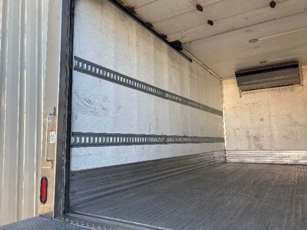 Refrigerated Truck-Light and Medium Duty Trucks-Isuzu-2019-NRR-Sparks-NV-67,540\n\t\tmiles-$ 62,750 - Image 11