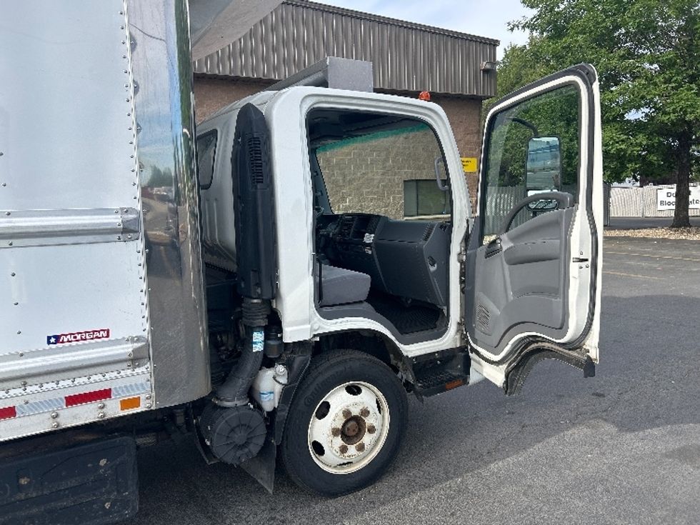 Refrigerated Truck-Light and Medium Duty Trucks-Isuzu-2019-NRR-Sparks-NV-67,540\n\t\tmiles-$ 62,750 - Image 15