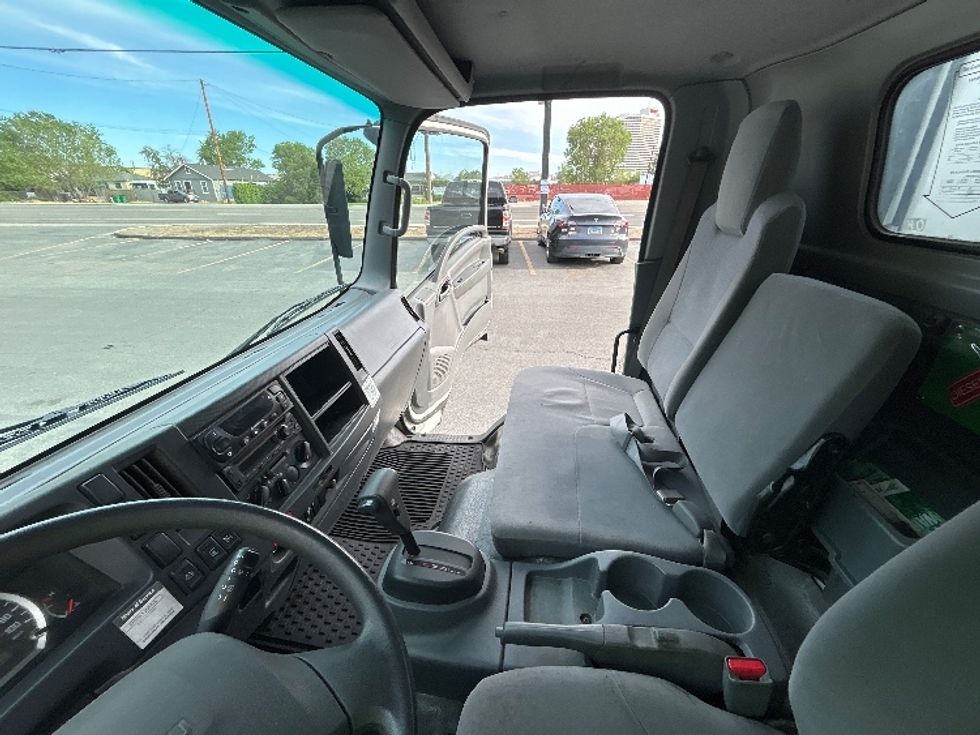 Refrigerated Truck-Light and Medium Duty Trucks-Isuzu-2019-NRR-Sparks-NV-67,540\n\t\tmiles-$ 62,750 - Image 18