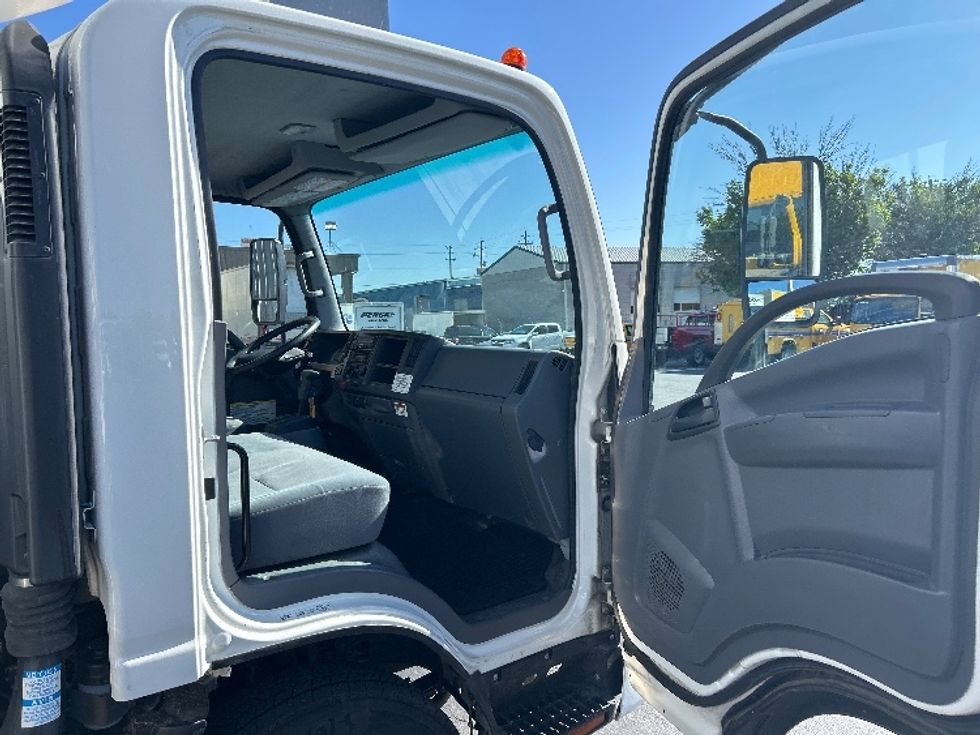 Refrigerated Truck-Light and Medium Duty Trucks-Isuzu-2019-NRR-Sparks-NV-67,540\n\t\tmiles-$ 62,750 - Image 19
