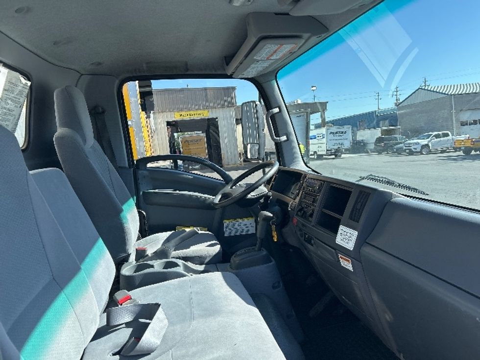 Refrigerated Truck-Light and Medium Duty Trucks-Isuzu-2019-NRR-Sparks-NV-67,540\n\t\tmiles-$ 62,750 - Image 21