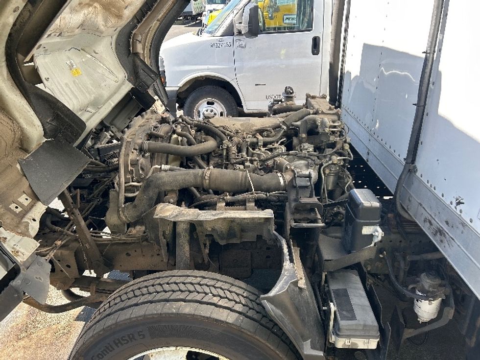 Refrigerated Truck-Light and Medium Duty Trucks-Isuzu-2019-NRR-Sparks-NV-67,540\n\t\tmiles-$ 62,750 - Image 23