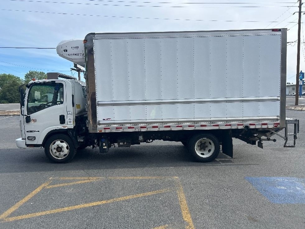 Refrigerated Truck-Light and Medium Duty Trucks-Isuzu-2019-NRR-Sparks-NV-67,540\n\t\tmiles-$ 62,750 - Image 4