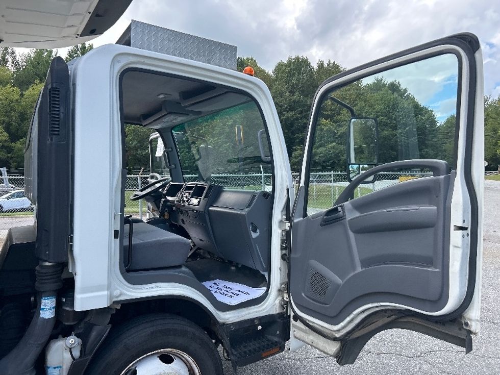 Refrigerated Truck-Light and Medium Duty Trucks-Isuzu-2019-NRR-West Columbia-SC-160,917\n\t\tmiles-$ 50,500 - Image 20