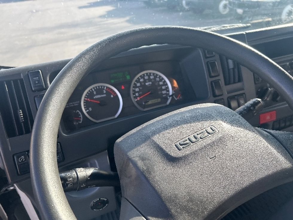 Refrigerated Truck-Light and Medium Duty Trucks-Isuzu-2019-NRR-West Sacramento-CA-155,665\n\t\tmiles-$ 49,000 - Image 12
