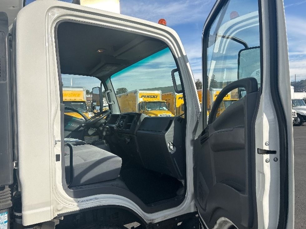 Refrigerated Truck-Light and Medium Duty Trucks-Isuzu-2019-NRR-West Sacramento-CA-155,665\n\t\tmiles-$ 49,000 - Image 20