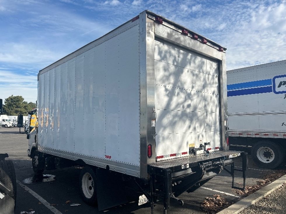Refrigerated Truck-Light and Medium Duty Trucks-Isuzu-2019-NRR-West Sacramento-CA-155,665\n\t\tmiles-$ 49,000 - Image 6