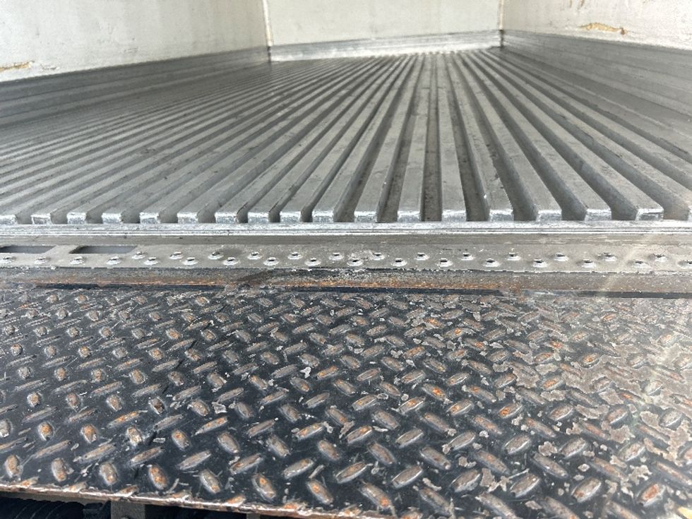 Refrigerated Truck-Light and Medium Duty Trucks-Isuzu-2019-NRR-West Sacramento-CA-155,665\n\t\tmiles-$ 49,000 - Image 9