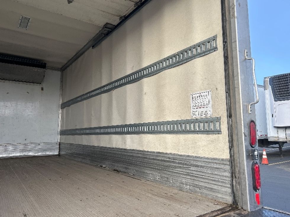 Refrigerated Truck-Light and Medium Duty Trucks-Isuzu-2019-NRR-West Sacramento-CA-170,129\n\t\tmiles-$ 44,000 - Image 12
