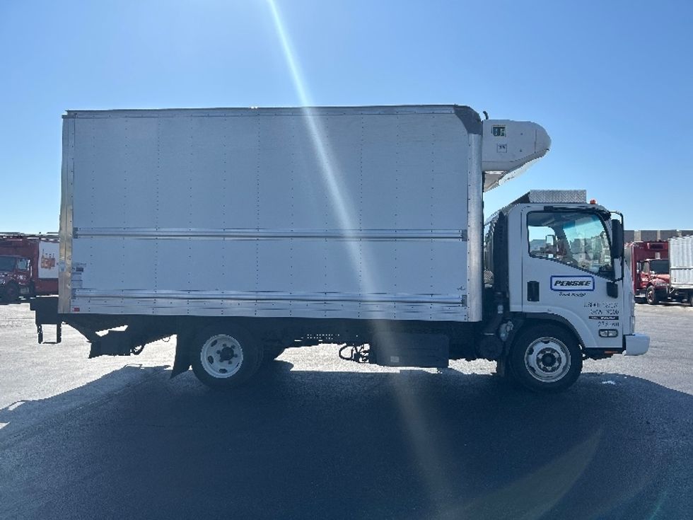 Refrigerated Truck-Light and Medium Duty Trucks-Isuzu-2019-NRR-West Sacramento-CA-170,129\n\t\tmiles-$ 44,000 - Image 15